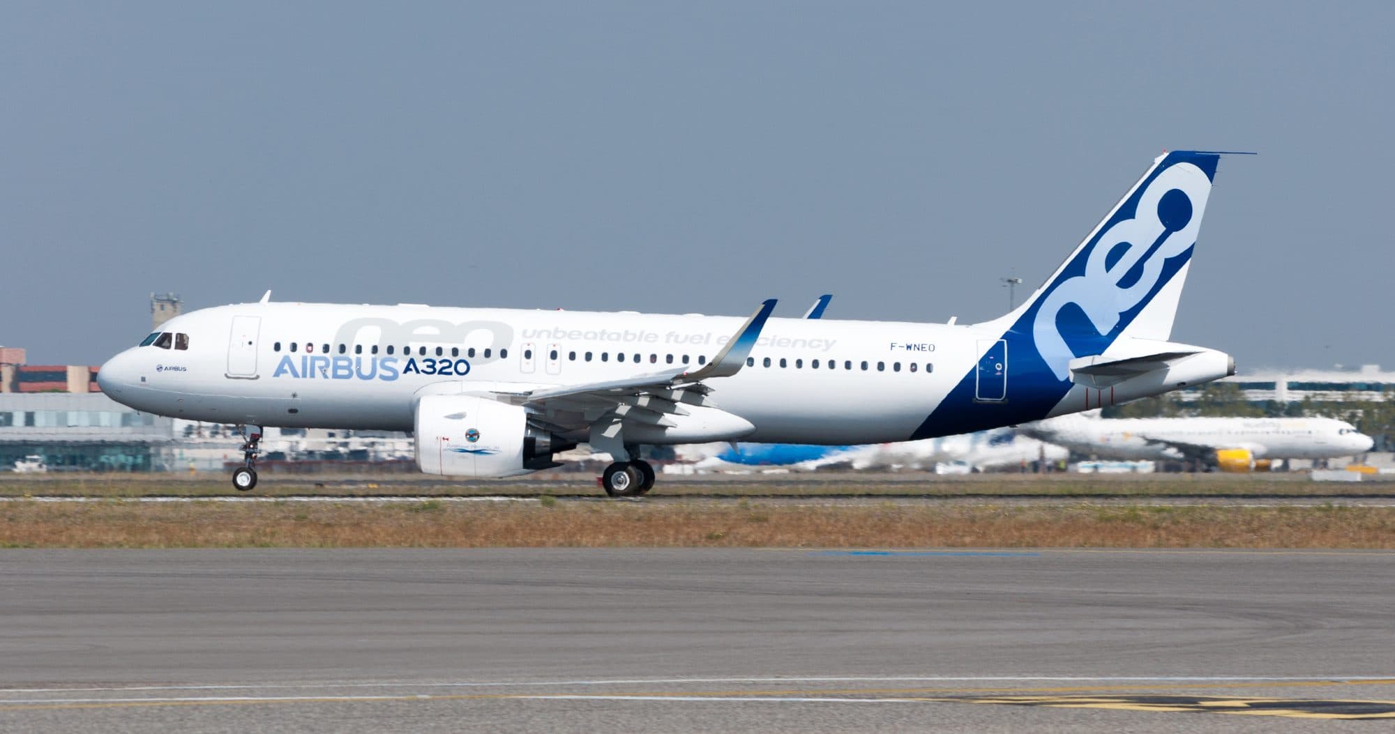 Airbus A320neo airframe on approach; the ACJ320neo is its corporate version