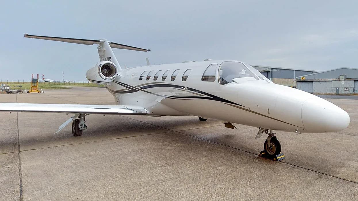 Citation CJ2+ G-ILBG, front three-quarter